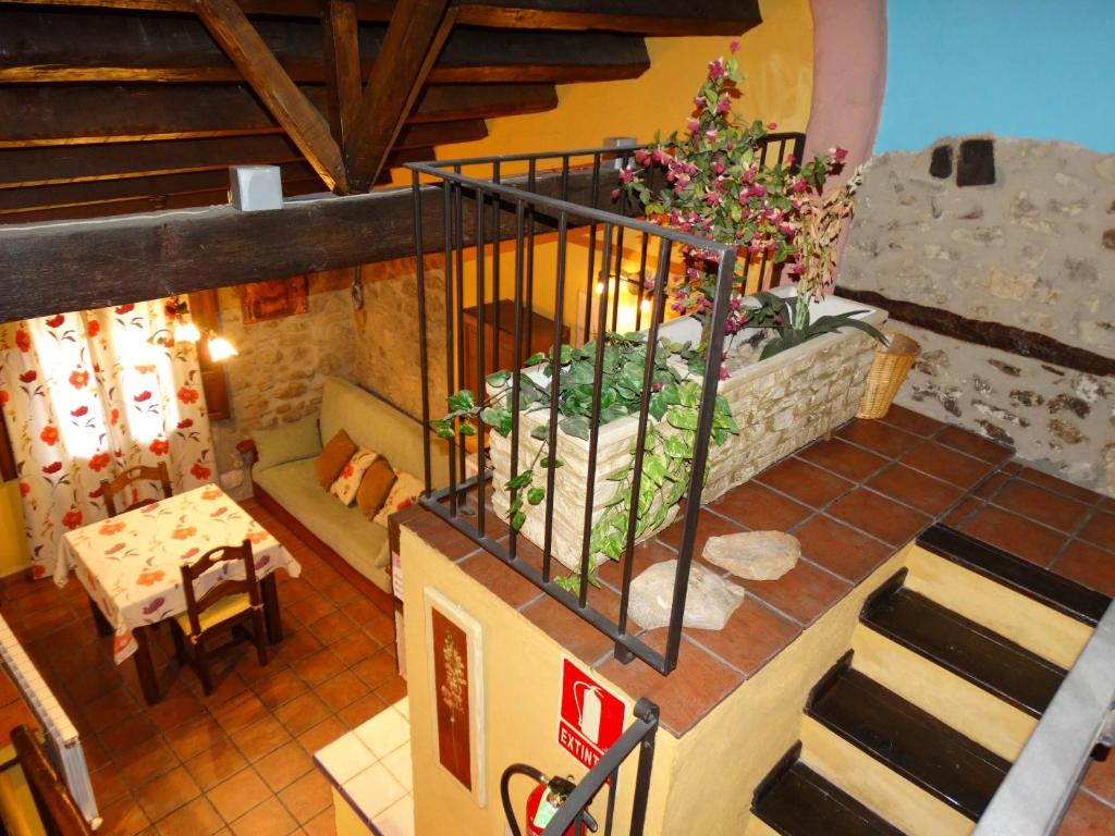 A balcony or terrace at Casa La Cantonera con zona relax jacuzzi