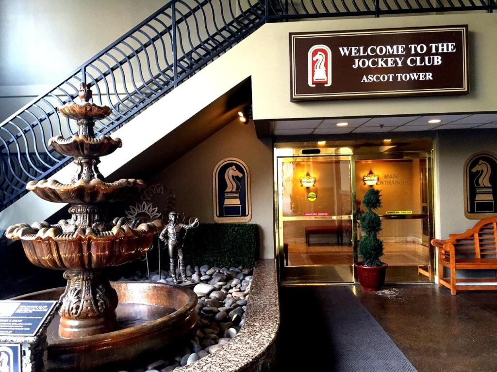 Certifikát, hodnocení, plakát nebo jiný dokument vystavený v ubytování Jockey Resort Suites Center Strip