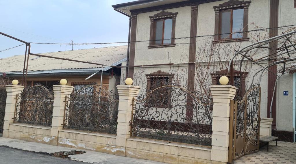 Budova, kde se hostel nachází