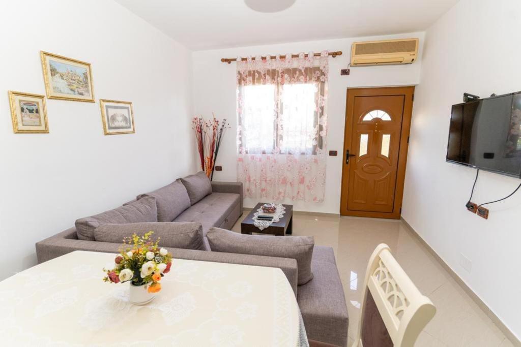 Private Familiar Apartment!