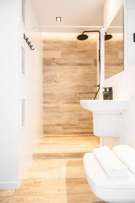 Unique Studio with stunning view & Netflix - 5