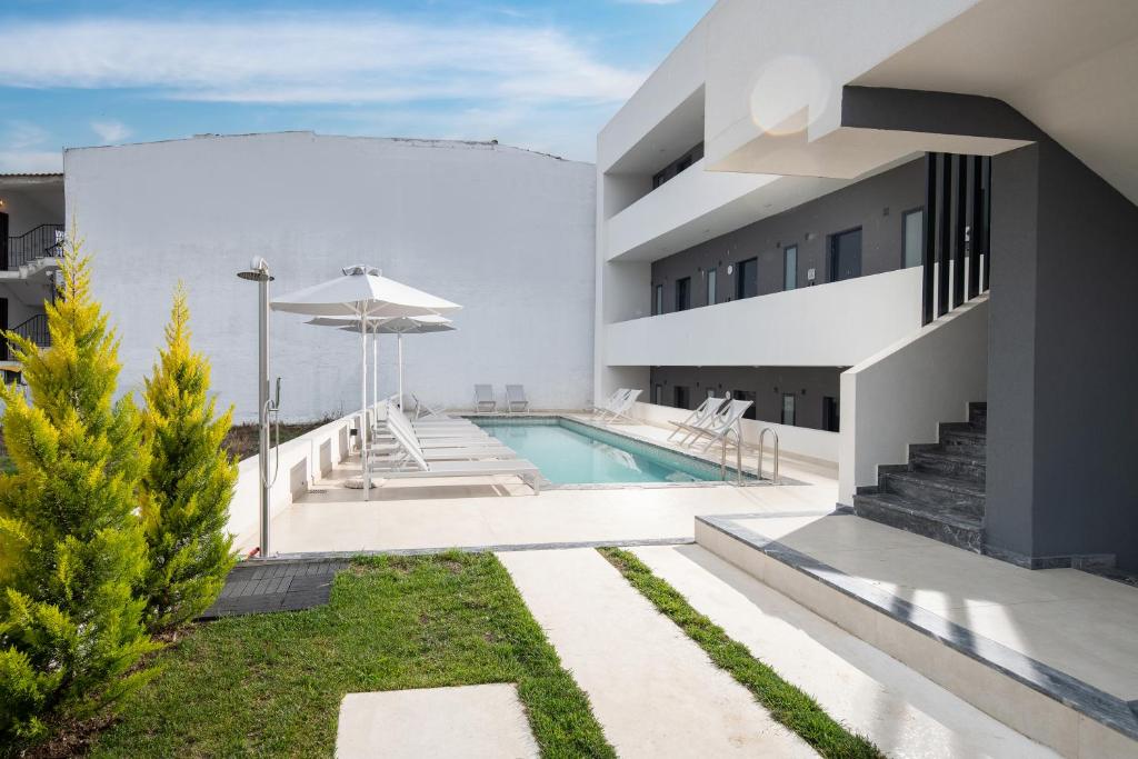 - Vistas a una casa con piscina en CubeStudio21, en Kallithea Halkidikis
