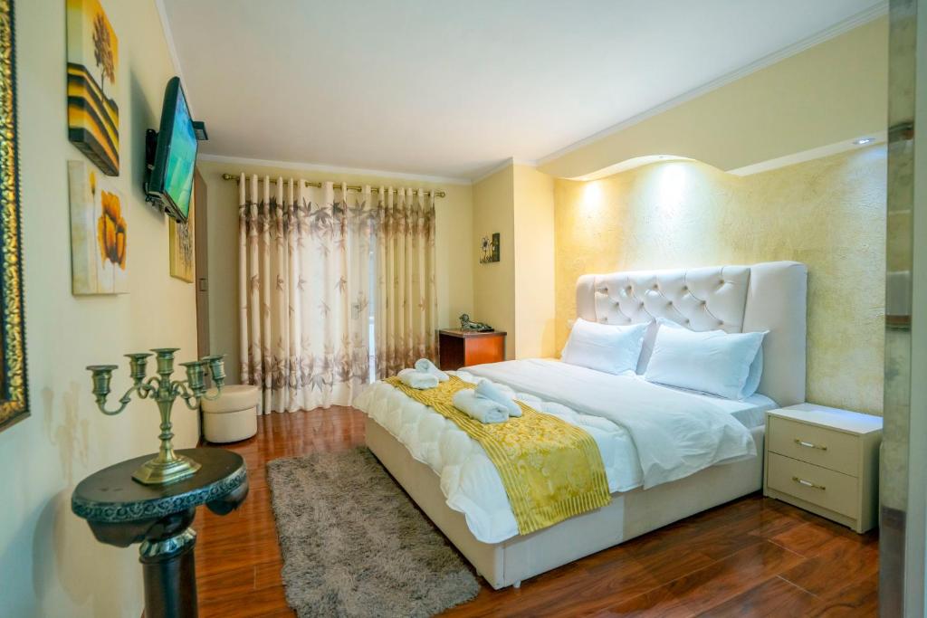 Zobo Hotel - Suite With Balcony