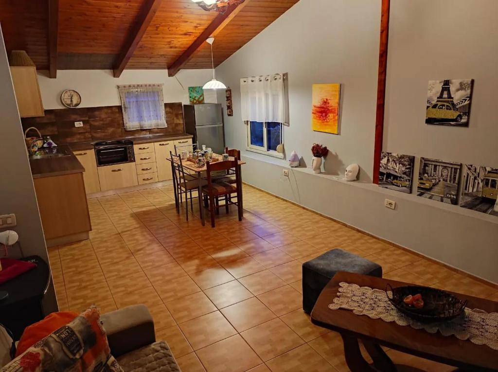 Perfect Attic - Image 4