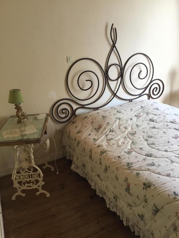 Postel nebo postele na pokoji v ubytování chambre pour 2 personnes