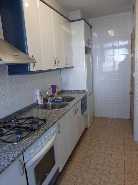 Kuchyň nebo kuchyňský kout v ubytování Sea Side Apartment - Wifi