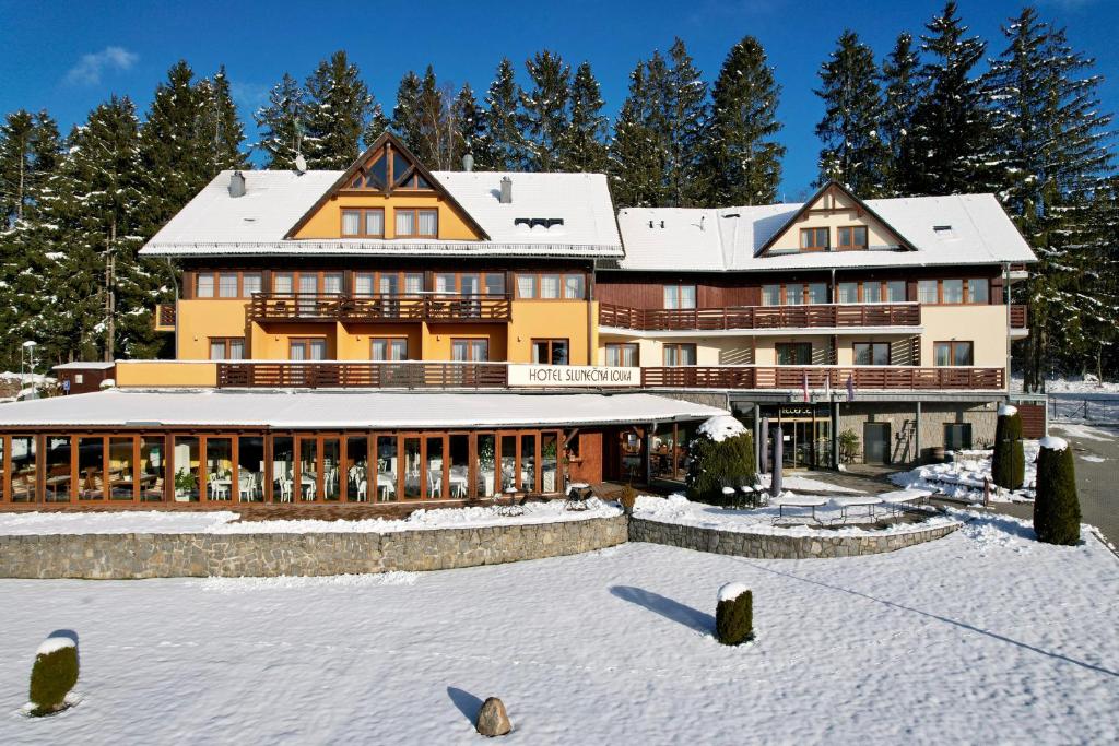 Obiekt Hotel SLUNEČNÁ LOUKA zimą