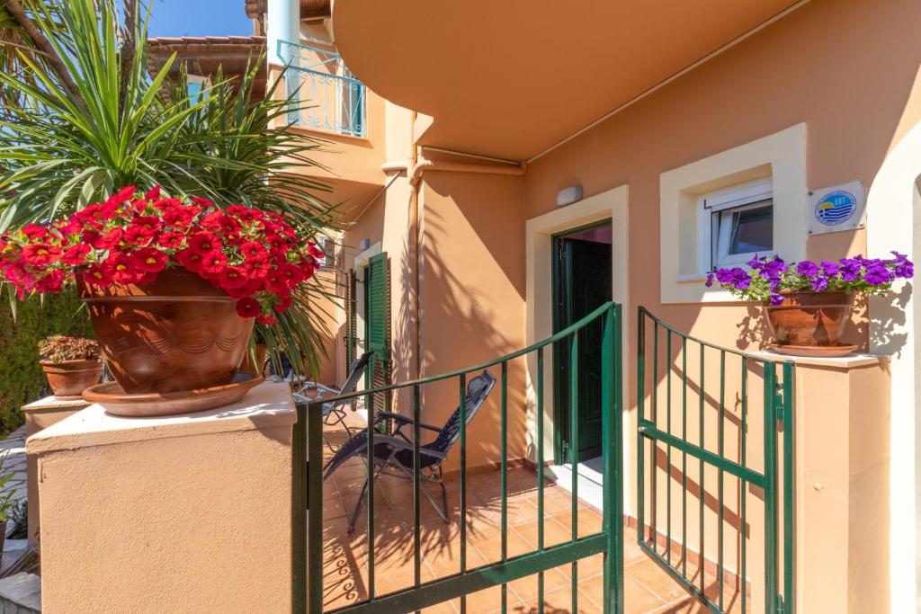 Balkón nebo terasa v ubytování Poseidon Suites by CorfuEscapes