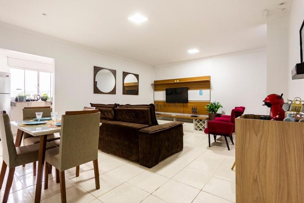 Ap 85m2 , 2Qts Com Suite , Estacionamento, Cozinha Completa , Wi-Fi 500MB , Jr Catito - Appartement De Deux Chambres