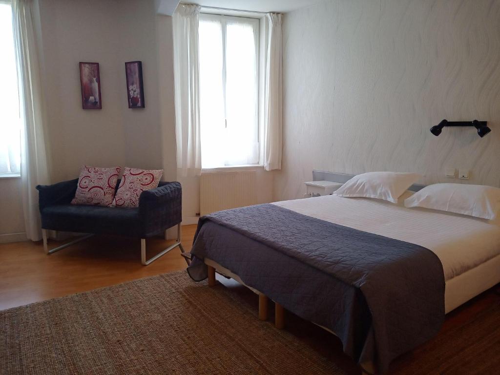 Postel nebo postele na pokoji v ubytování Les Chenes Chambres D'hote