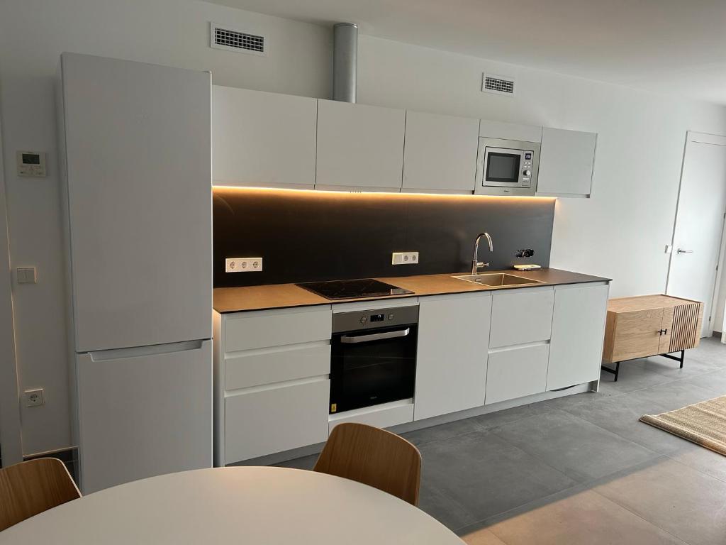 Kuchyňa alebo kuchynka v ubytovaní El Centre, 3 habitacions, 2 banys i cuina