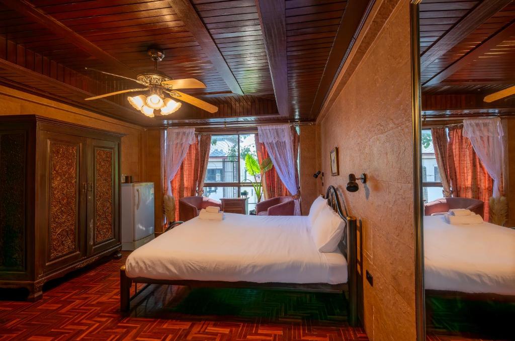 Blue Dream Guesthouse - Chambre Lit King-Size Avec Vue Sur Montagne