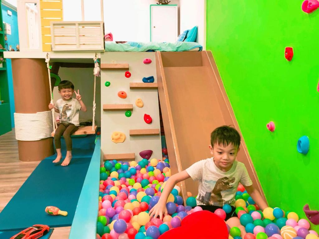 Gestir sem dvelja á Kenting Mola