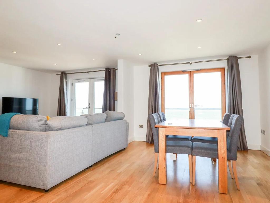 Fotografie z fotogalerie ubytování 2 Bed Penthouse apartment overlooking Fistral Beach - STAYSEEKERS v destinaci Newquay
