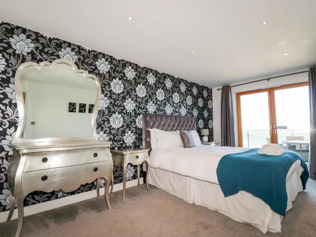 Fotografie z fotogalerie ubytování 2 Bed Penthouse apartment overlooking Fistral Beach - STAYSEEKERS v destinaci Newquay