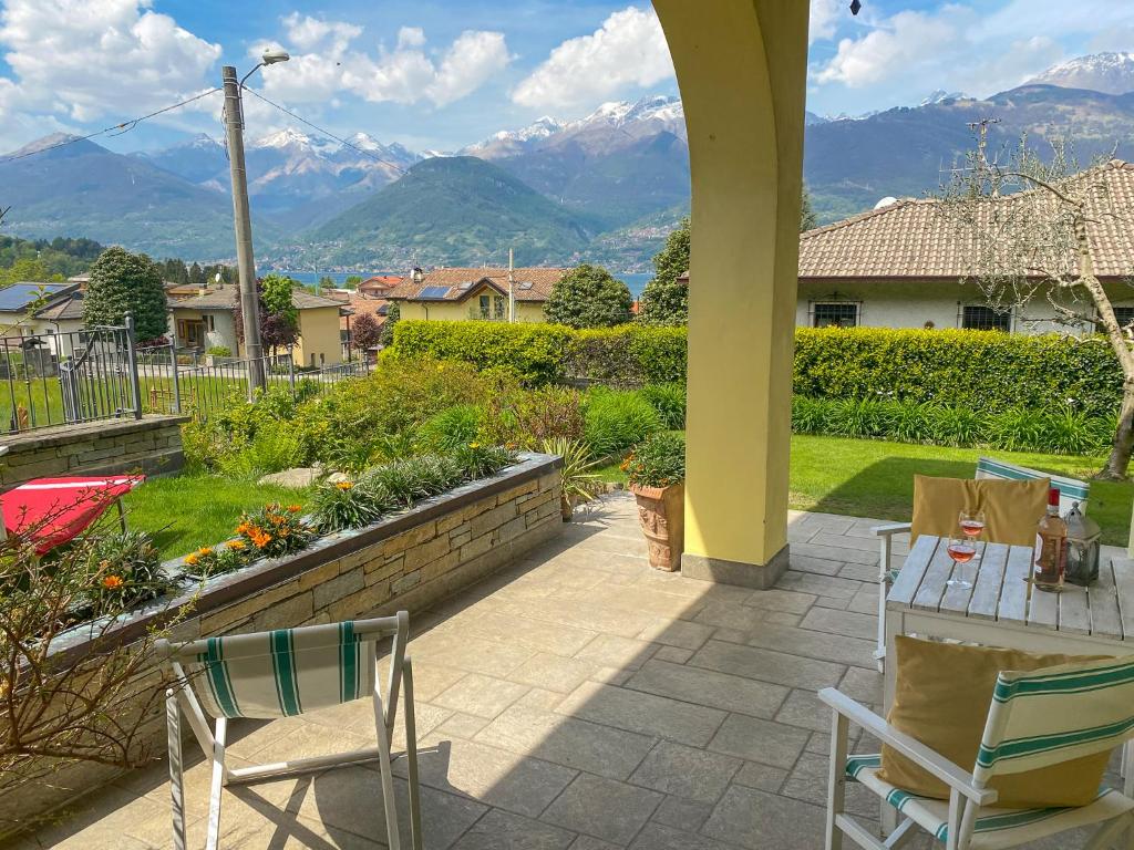 A general mountain view or a mountain view taken from the holiday home