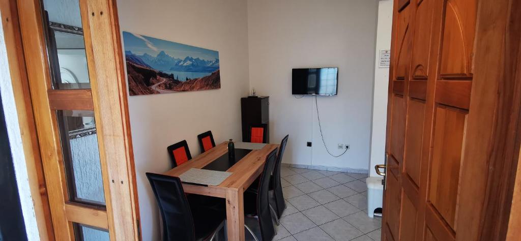 TV a/nebo společenská místnost v ubytování Apartments Marin, Kolan, Mandre, Pag