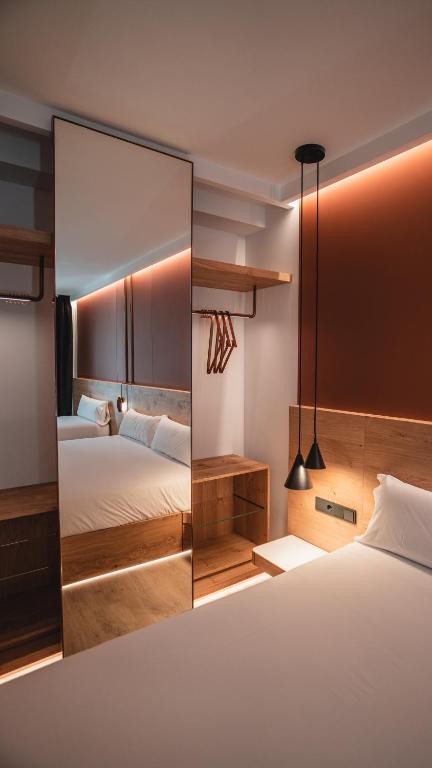 Hotel Silgar 92 - Triple Room With Terrace