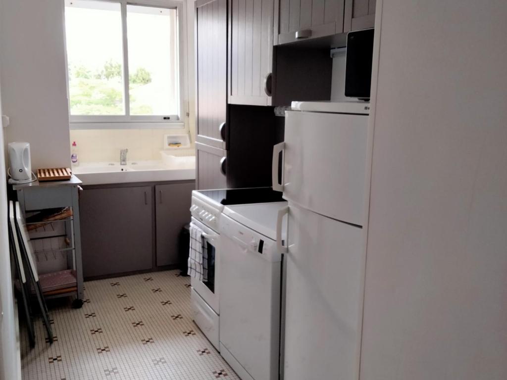 Dapur atau dapur kecil di Appartement Les Sables-d&#39;Olonne, 2 pi&egrave;ces, 5 personnes - FR-1-331-100