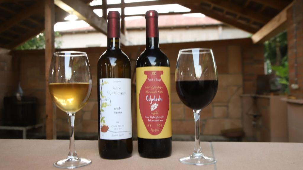 Nápoje v ubytování Maximus Wine Cellar & Guest House,Bagdati Wine House