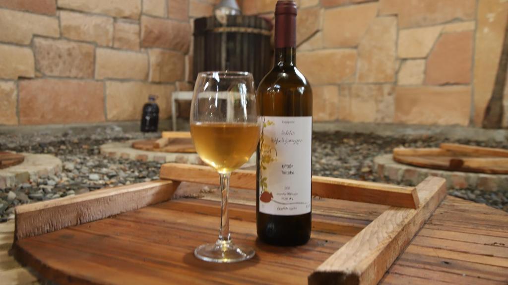 Nápoje v ubytování Maximus Wine Cellar & Guest House,Bagdati Wine House