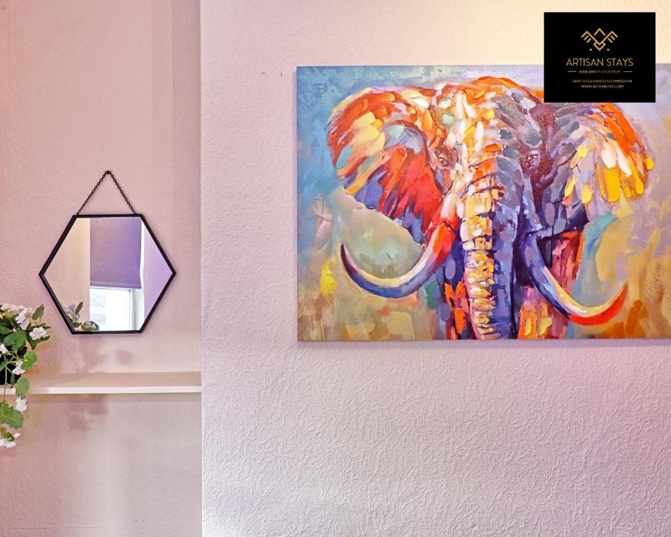 Fotografie z fotogalerie ubytování Stunning Tropical Oasis in Southend-on-Sea By Artisan Stays I Weekly or Monthly Stay Offer I Free Parking I Sleeps 7 v destinaci Southend-on-Sea