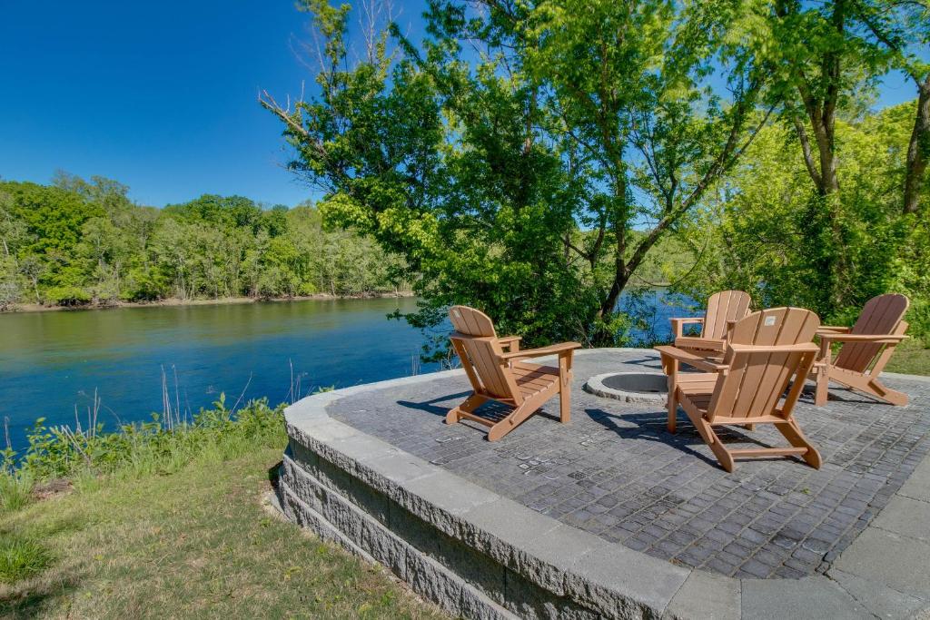 Arkansas Vacation Rental with Deck on White River!, Mountain Home ...
