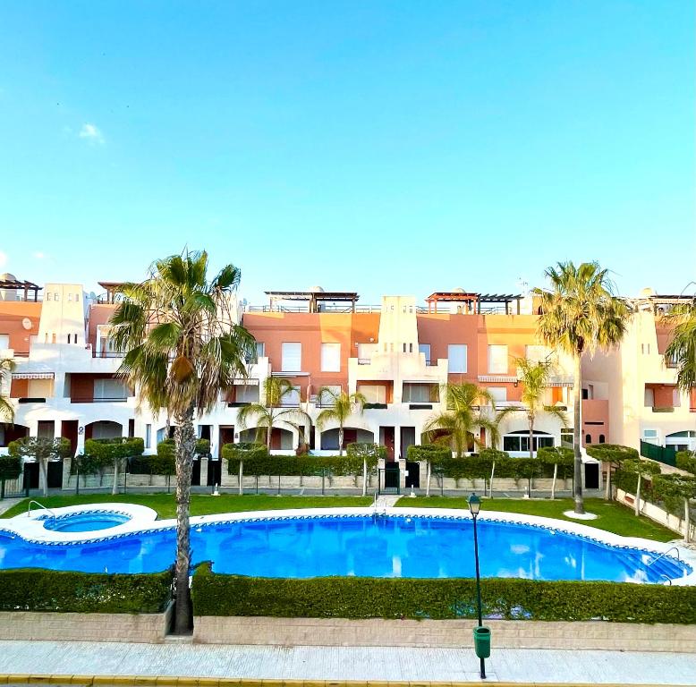 Bazén v ubytování Atico Duplex PARAISO VERA Playa PISCINA PRIVADA nebo v jeho okolí