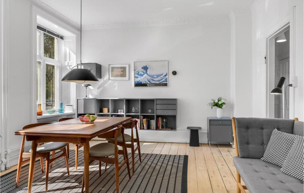 Posezení v ubytování Nice Apartment In København Ø With Wifi