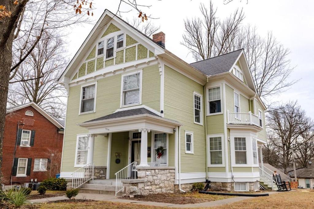 Vacation Home The Painted House, St. Charles, MO