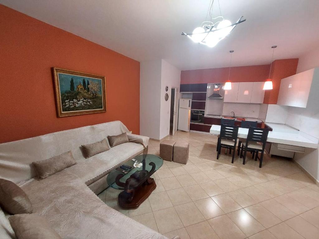 Redsun City Center Apartment - Image 7