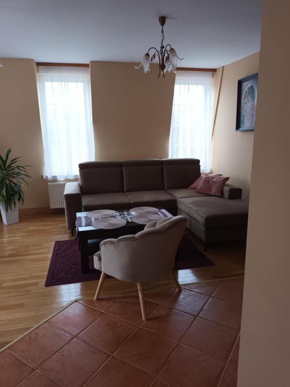 Posedenie v ubytovaní Apartament Mikołajki