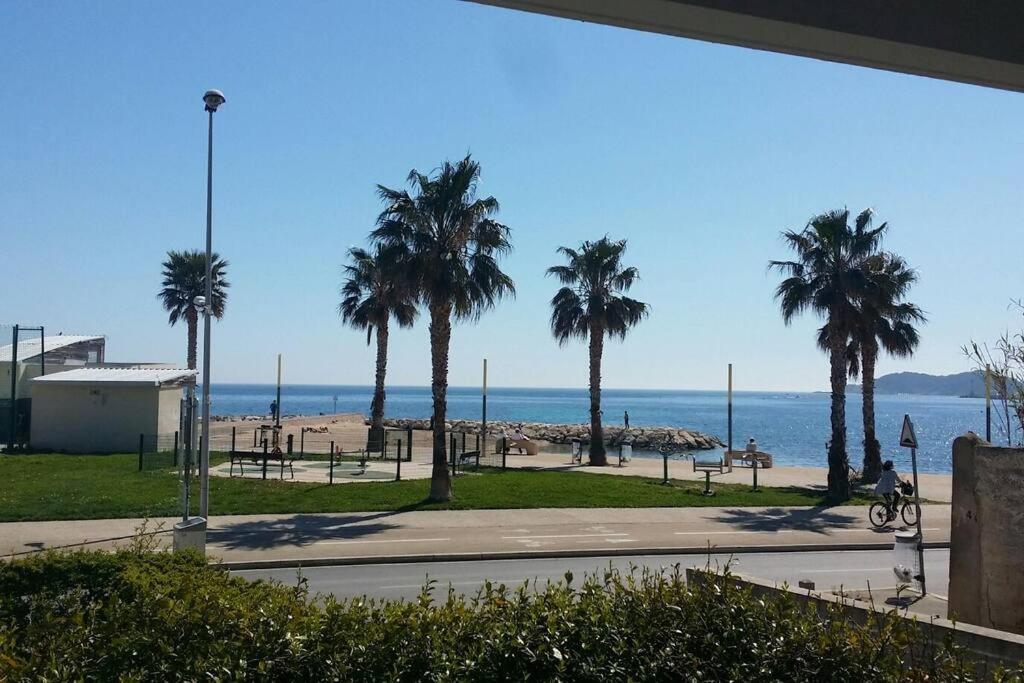 Photo de la galerie de l'établissement Studio de 25m2 + terrasse de 14m2+garage privatif, à La Ciotat