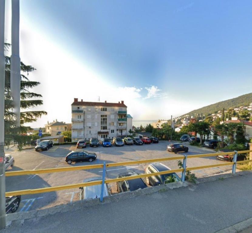 Zdjęcie z galerii obiektu Apartman Eta w mieście Opatija