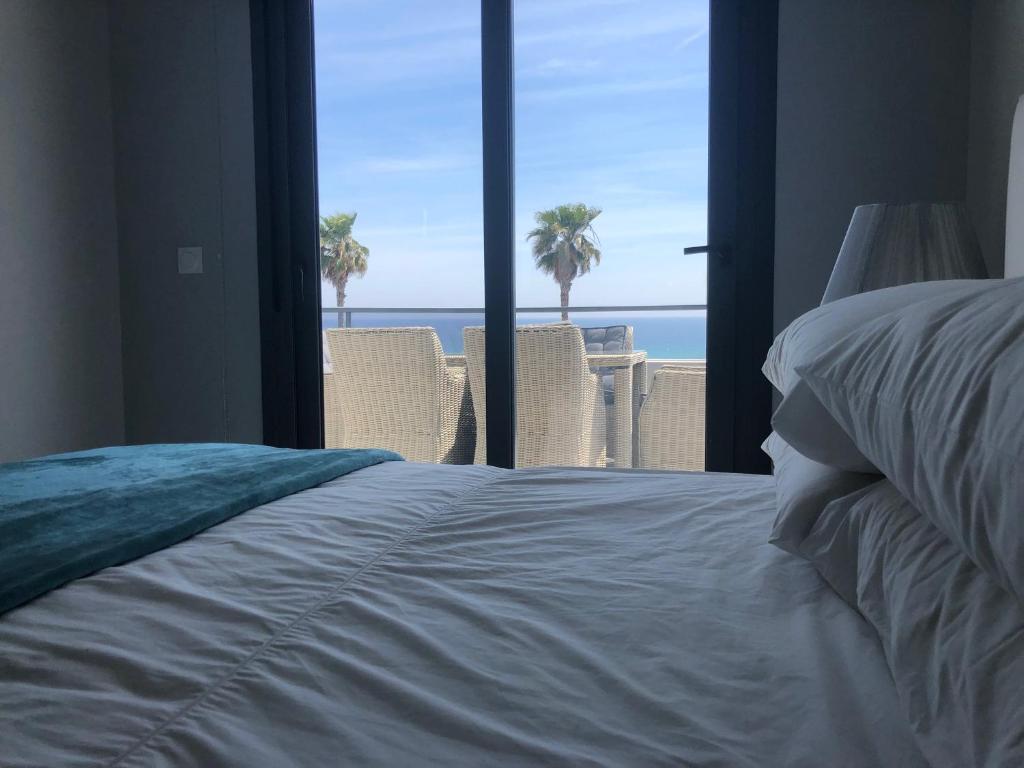 Apartment luxury beachfront penthouse with sunroof terrace ...