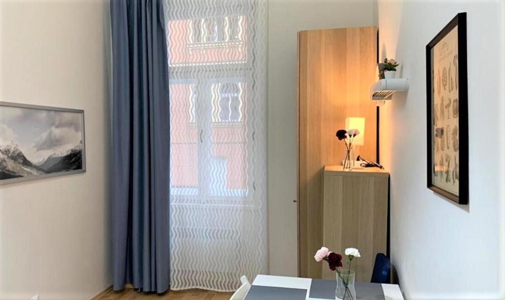 Side Street Apartments - 1