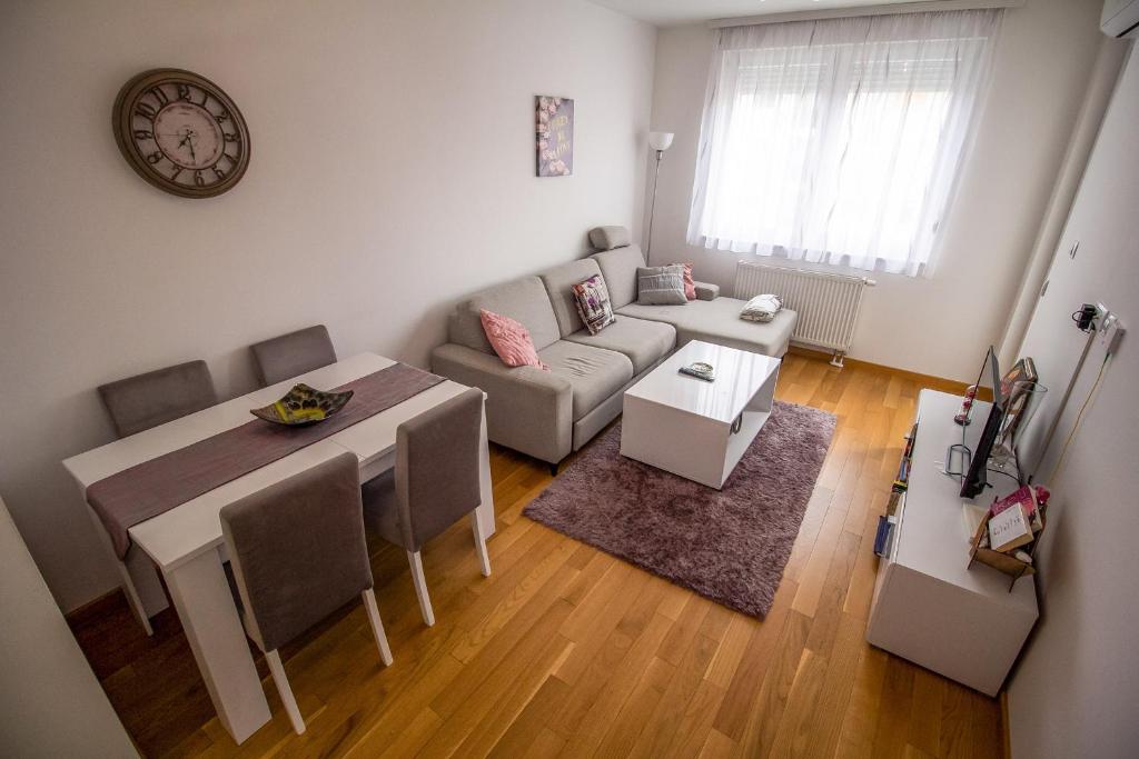 Apartment Barby - City, Banja Luka, Bosnia-Herzegovina Booking.com