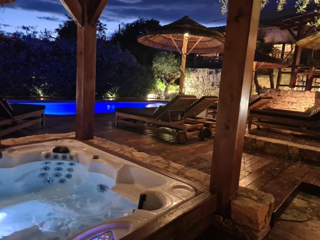 Bazén v ubytování Chambre d'hôte Casa Maredda nebo v jeho okolí