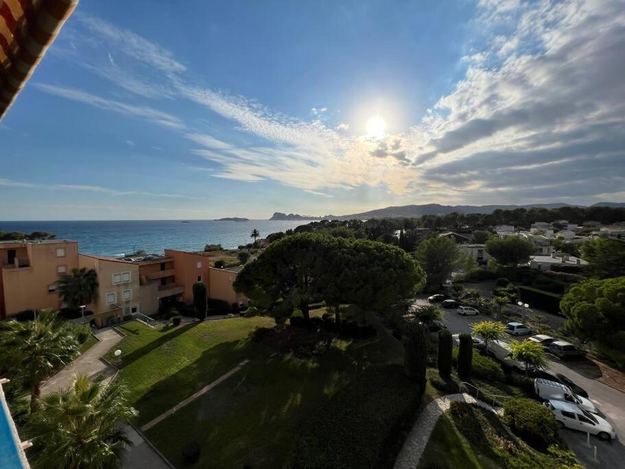 Photo de la galerie de l'établissement Studio la ciotat vue mer avec garage, à La Ciotat