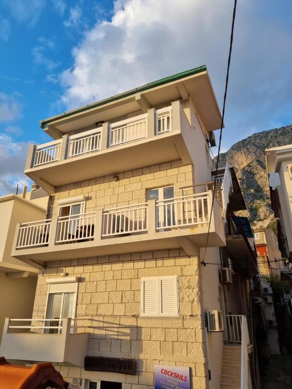 Budova, kde se apartmán nachází