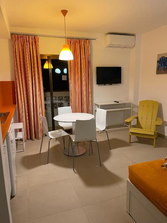 Poniente Playa Aparthotel, Sant Antoni de Portmany ...
