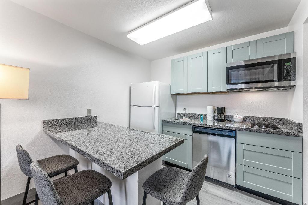Kuchyň nebo kuchyňský kout v ubytování Chandler perfect location 1 bedroom