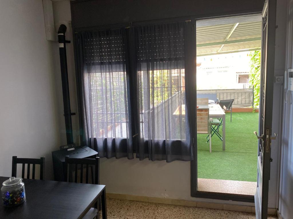 Apartamento entero con terraza en el centro de Rubí - 