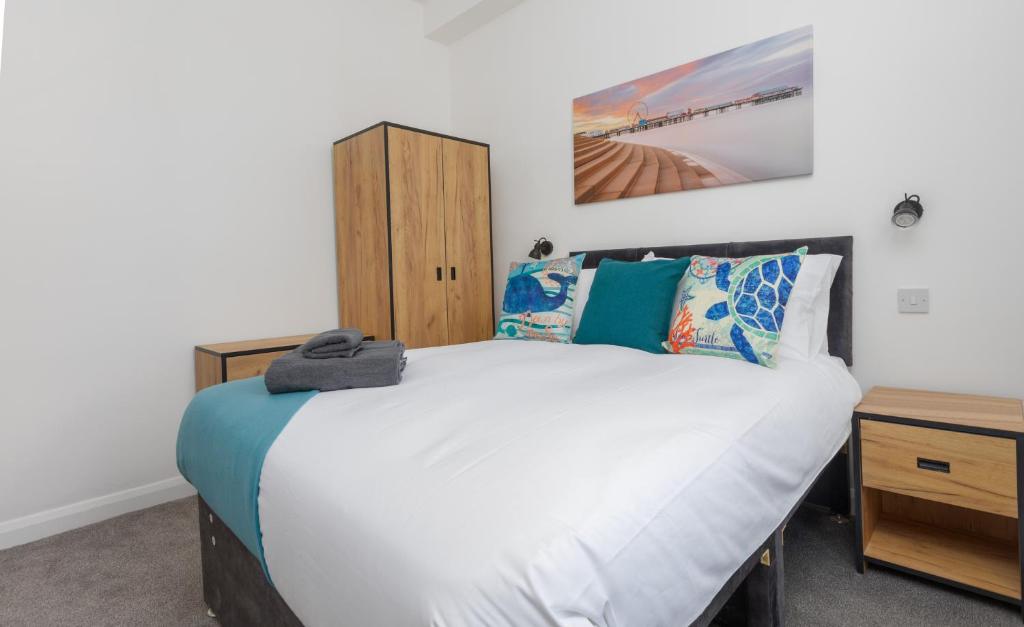 Charles Alexander Short Stay - TheWestern Blackpool - Resim 13