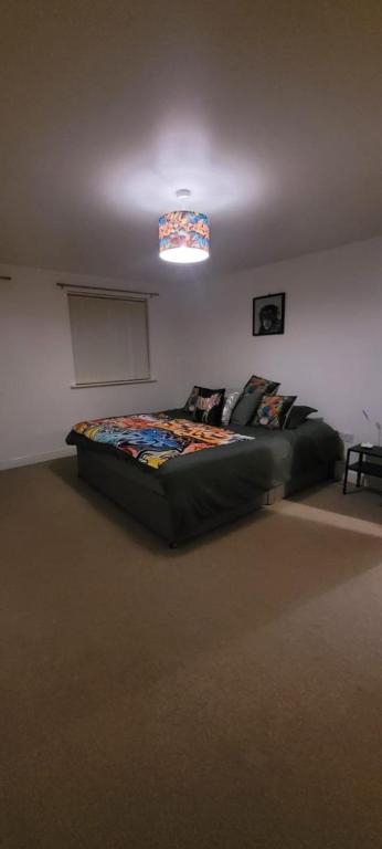 Fotografie z fotogalerie ubytování Cozy Comforts 2 bed apartment Central Warrington v destinaci Warrington
