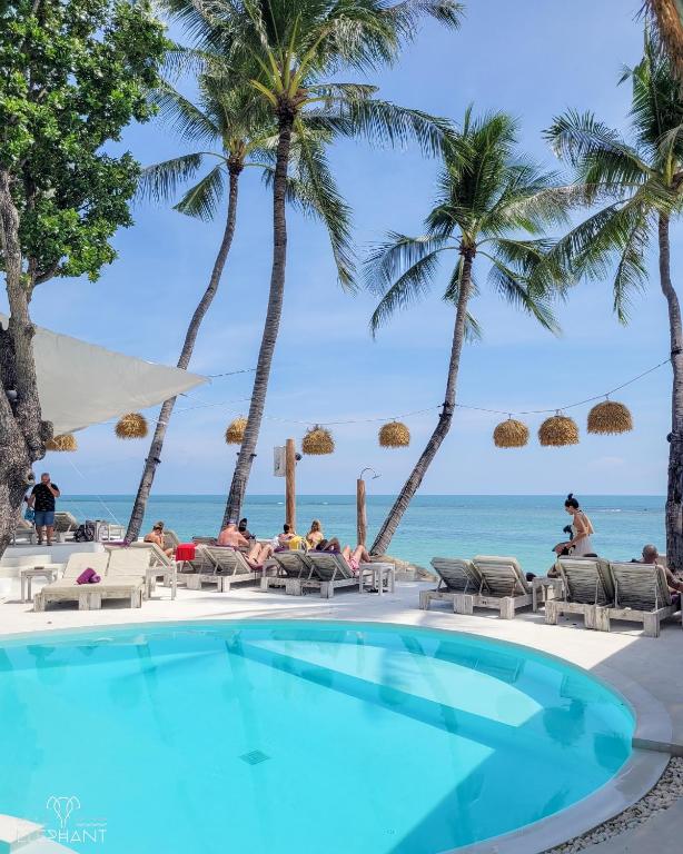 Bazén v ubytování Elephant Beach Club & Resort Samui nebo v jeho okolí