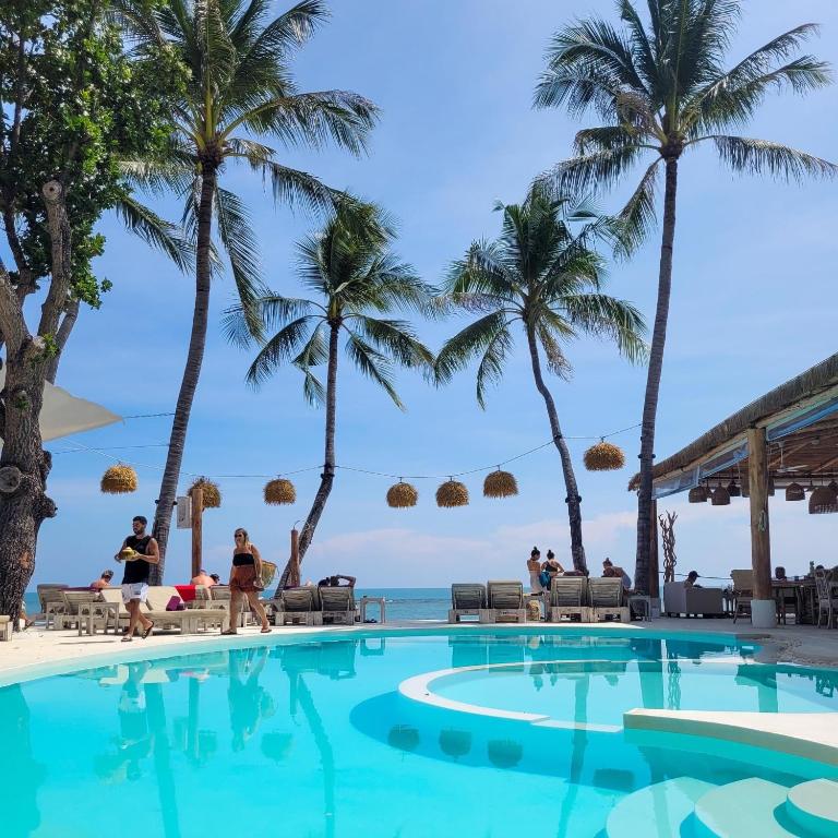 Bazén v ubytování Elephant Beach Club & Resort Samui nebo v jeho okolí