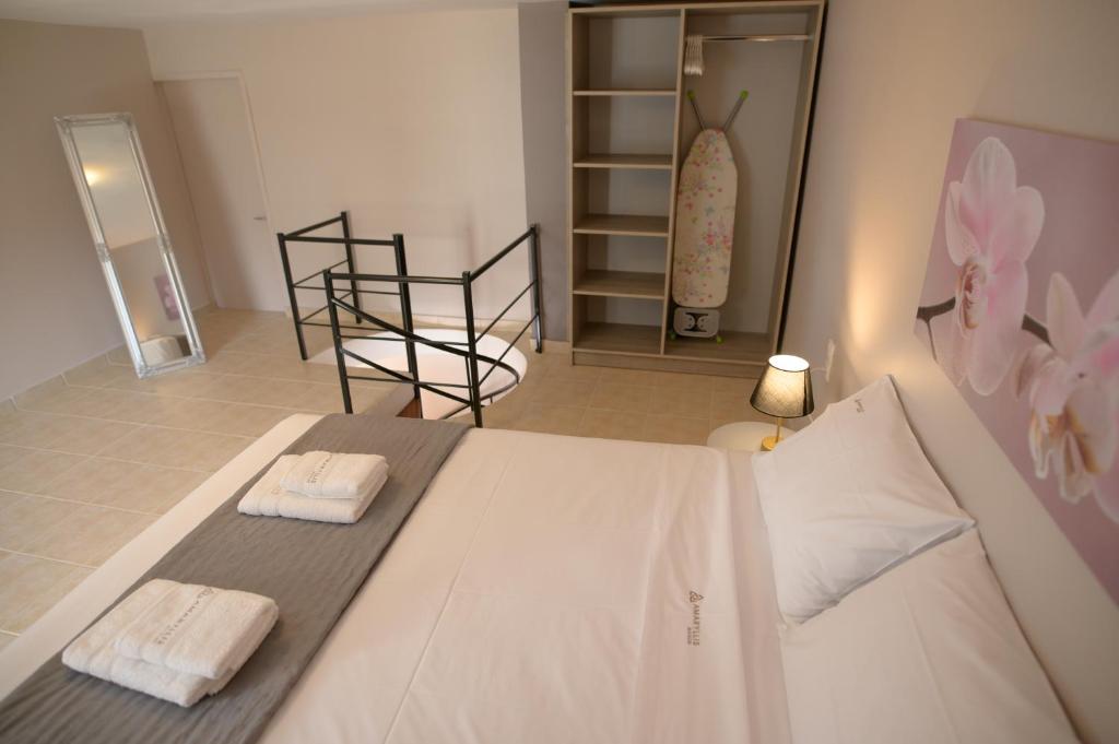 Amaryllis Maison Emporiou - 18