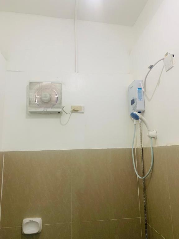 Koupelna v ubytování Yuj Inn Pasay