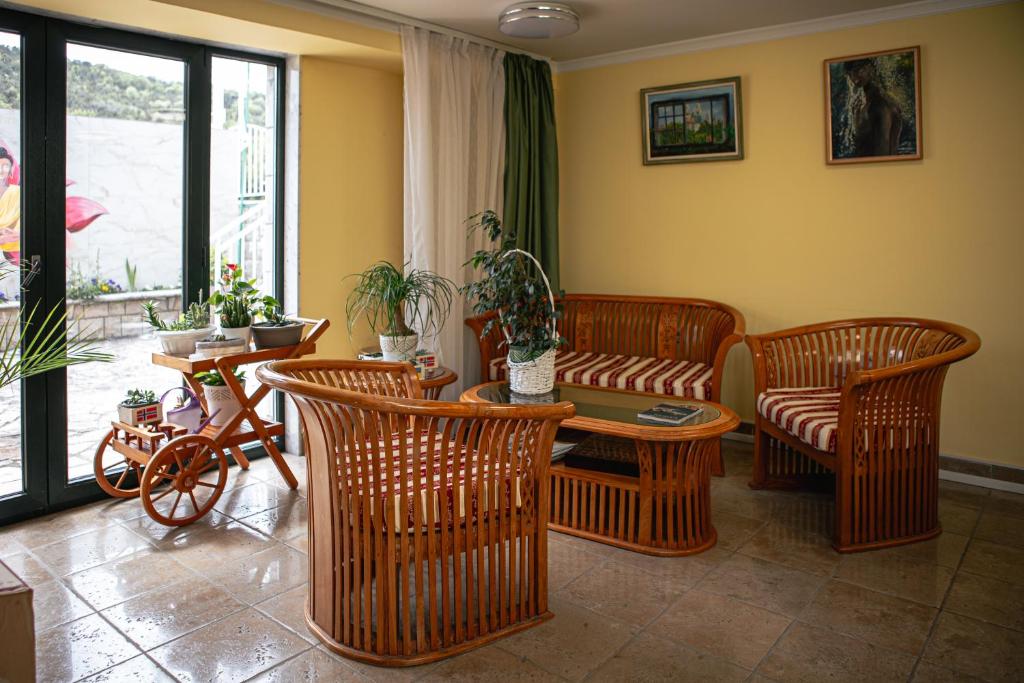 Posezení v ubytování Apart-hotel Villa Lav